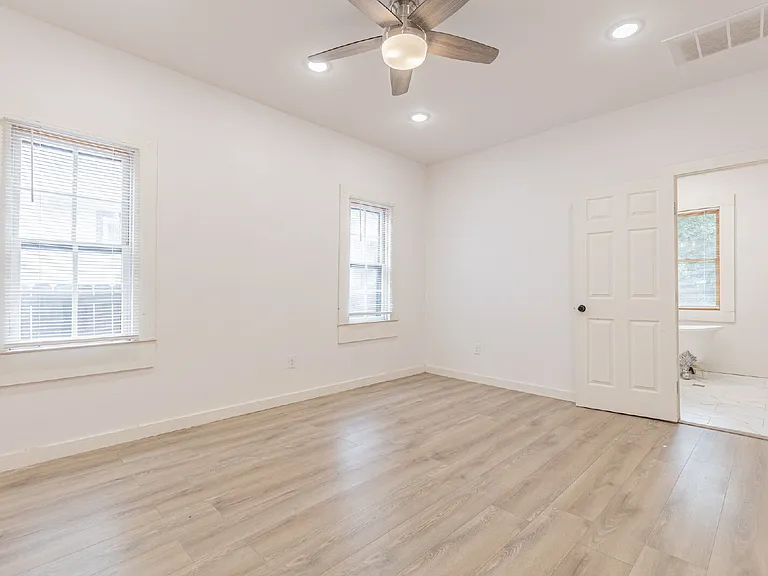 1010 Burnet St — Photo 24