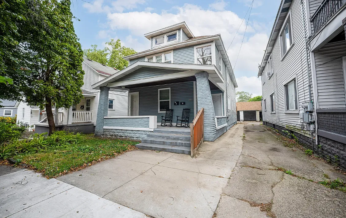 1044 Muskegon Avenue Northwest - 2 — Photo 2