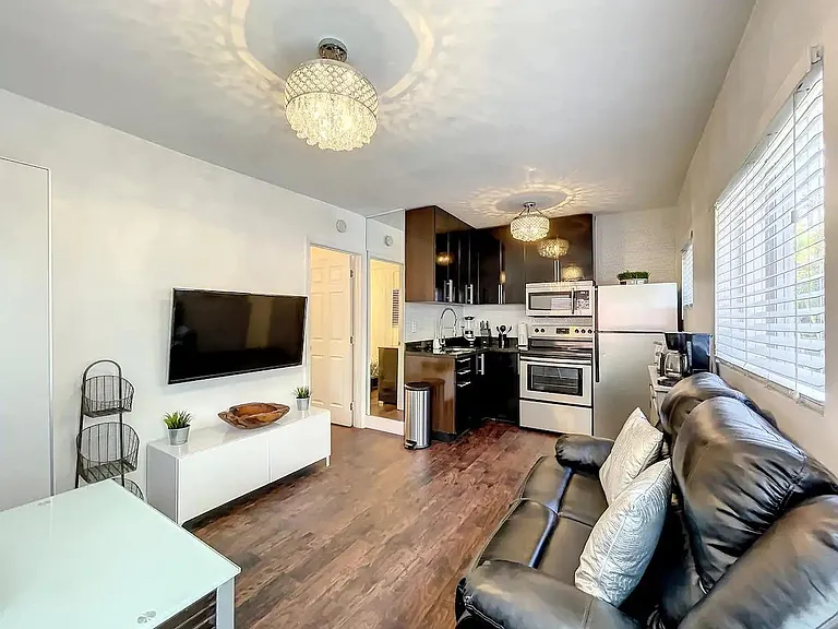 2700 SW 36th Ave #C — Photo 1