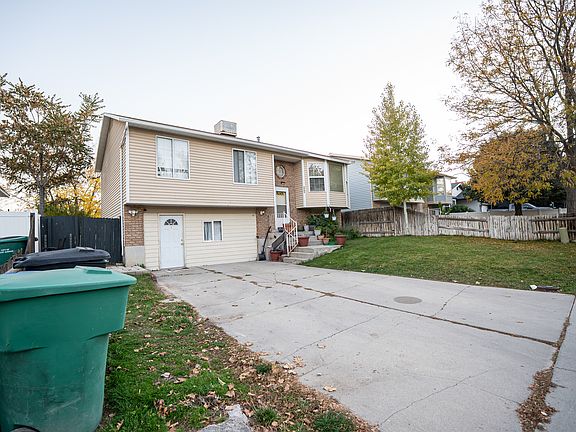 3rd image of 4983 Shooting Star Ave