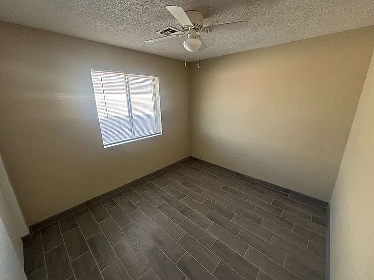 730 W Patricia St — Photo 18