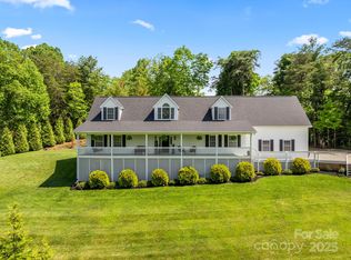 642 Bull Creek Rd, Mars Hill, NC 28754