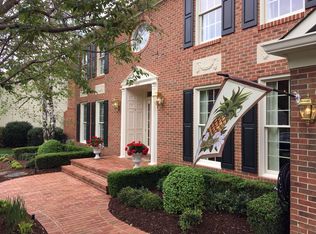 2327 Lakeshire Dr, Alexandria, VA 22308