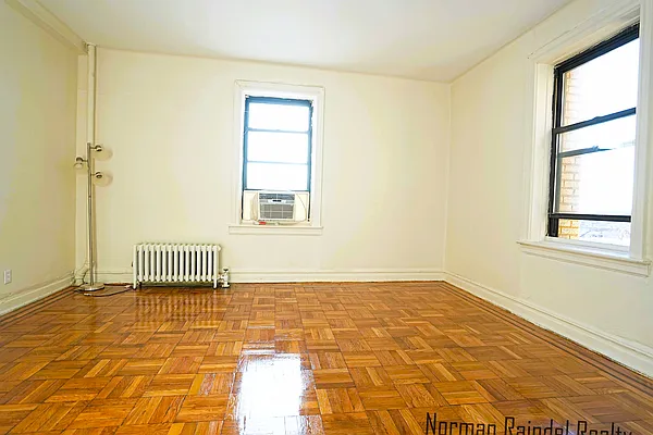 Rented by Norman Raindel, LREB | media 4