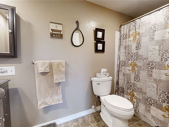 5th image of 439 Burroughs Dr #F