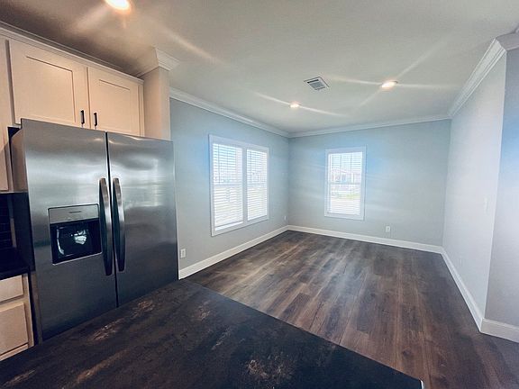 5th image of 720 Hollow Ln