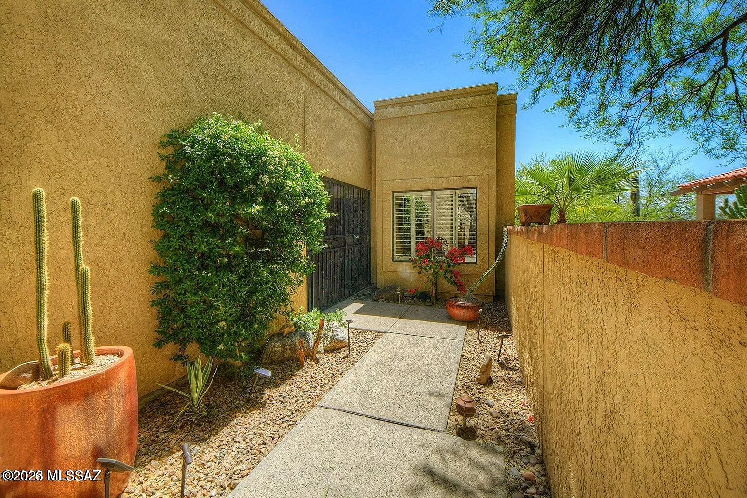 2 bed, 2.5 bath, 1851 sqft, $3,200 — Photo 2