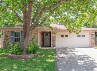 609 Walter Ct, White Settlement, TX 76108