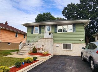 122 Eckel Rd, Little Ferry, NJ 07643