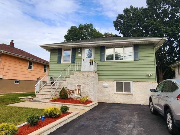 122 Eckel Rd, Little Ferry, NJ 07643