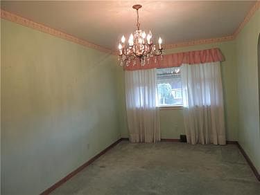 4th image of 173 E Chestnut St
