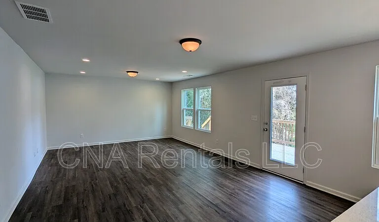 2367 Summit Ave — Photo 7