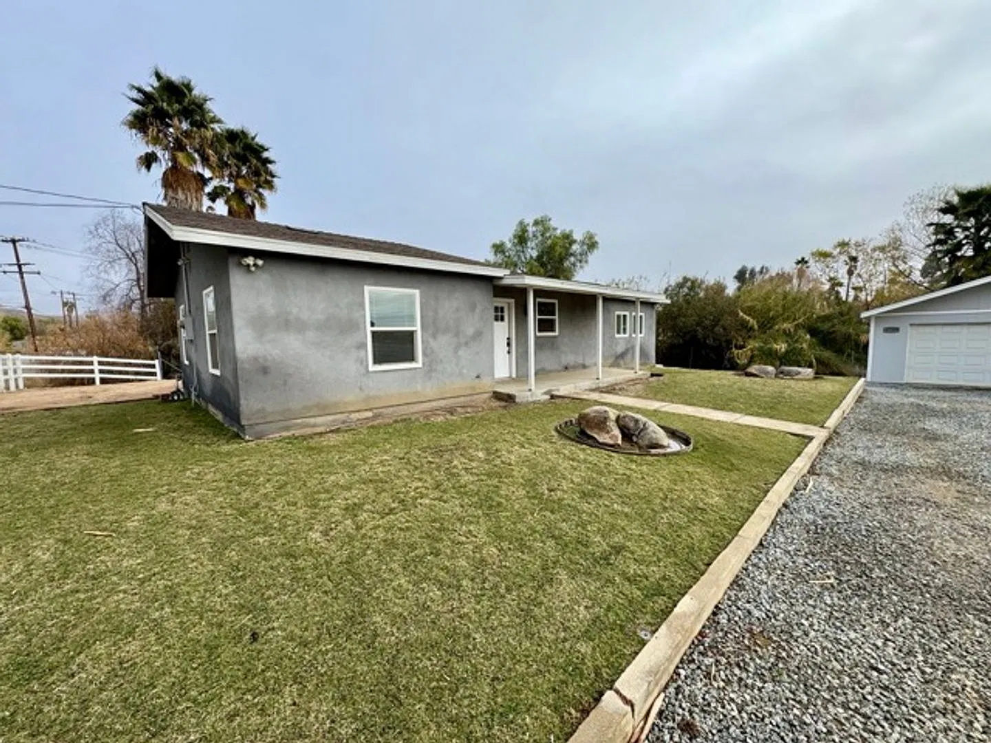 Newly remodeled single story home on land for LEASE! — Photo 4