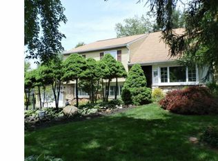 121 Devon Rd, Chalfont, PA 18914