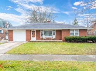 529 E 12th St, Lockport, IL 60441