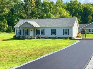 135 Waters Edge Rd, Spring City, TN 37381