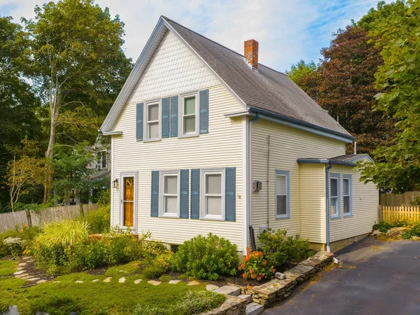 11 Wood St, Plymouth, MA 02360