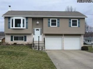 3438 Glenbrook Dr, Barberton, OH 44203