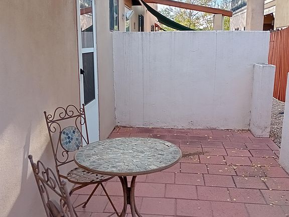 3rd image of 516 Juanita St