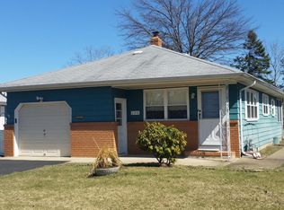 32 Scarborough Pl, Toms River, NJ 08757
