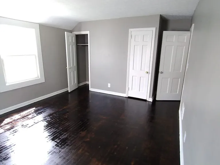 51-53 N Waverly St — Photo 6
