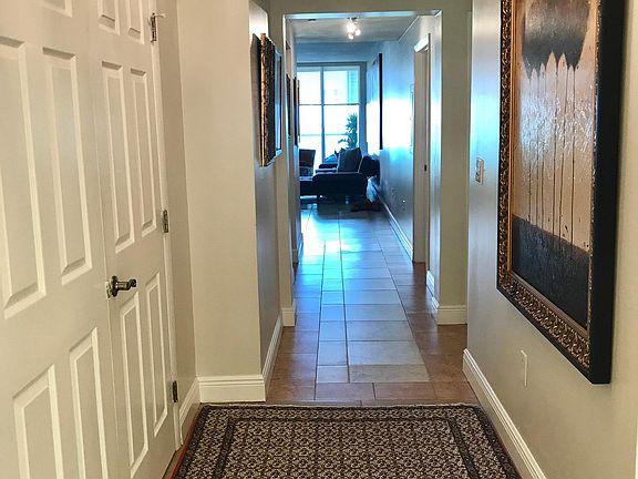 5th image of 3330 NE 190th St APT 811