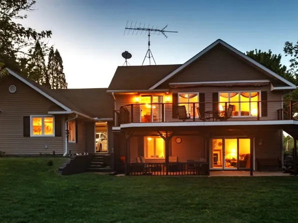 W337 County Rd E, Neshkoro, WI 54960