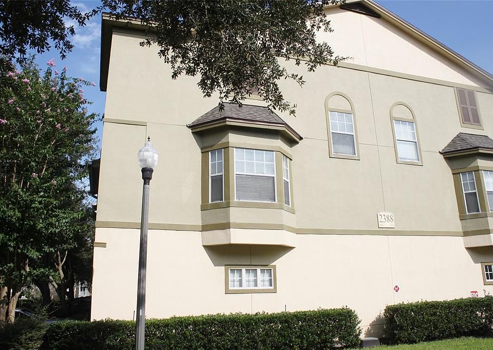 1st image of 2388 Grand Central Pkwy #40