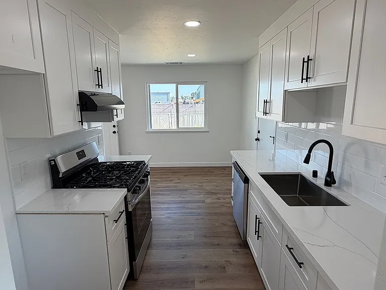 609 North Ave — Photo 3