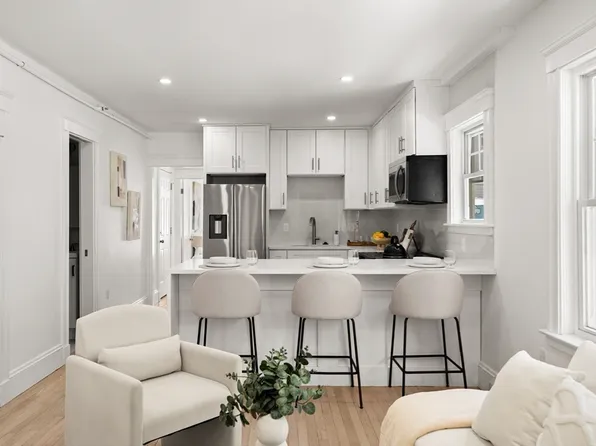 60 Derby St APT 3, Somerville, MA 02145