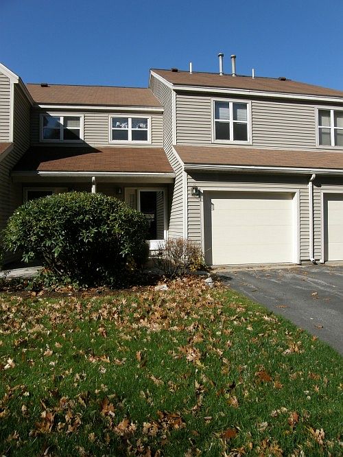 1st image of 4 Woodcrest Dr
