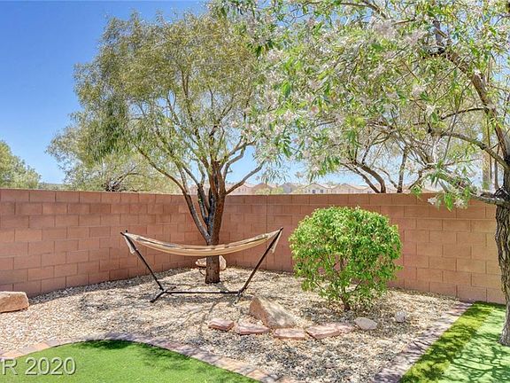 3rd image of 10621 Valley Edge Ct