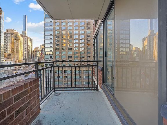 4th image of 1991 Broadway APT 10B