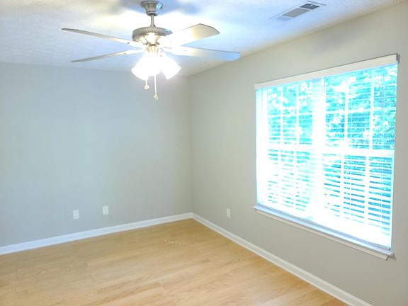 5th image of 2950 Bridge Dr #A