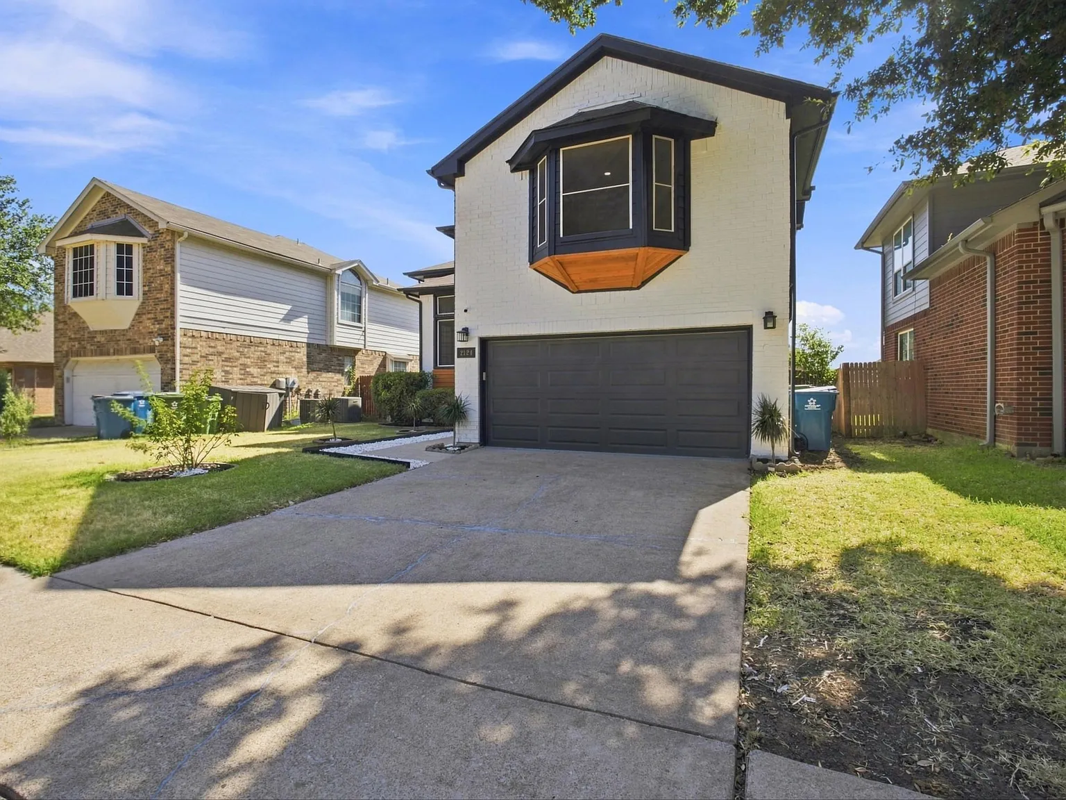 4 bed, 2211 sqft, $3,150 — Photo 3