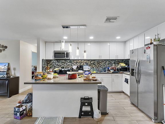 3rd image of 4116 Plumosa Street