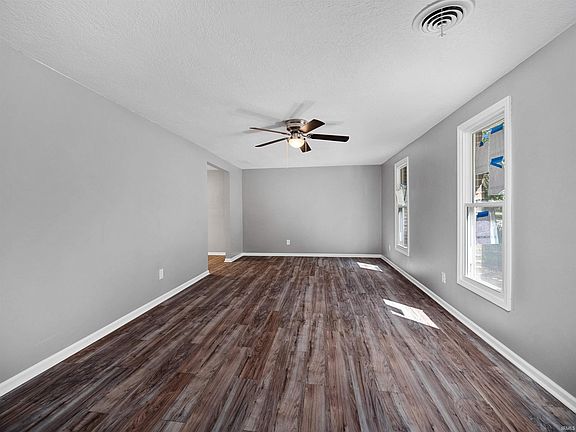 3rd image of 6111 Cordava Ct