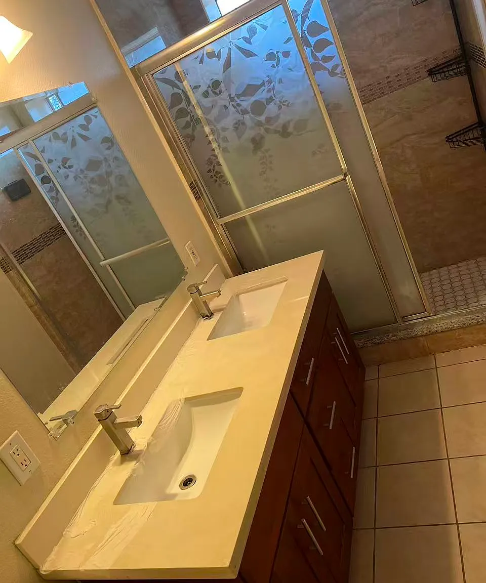2 bed, 700 sqft, $2,200 — Photo 4