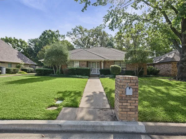 1128 Clubhouse Dr, Mansfield, TX 76063