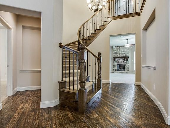 5th image of 2408 Hardrock Castle Dr