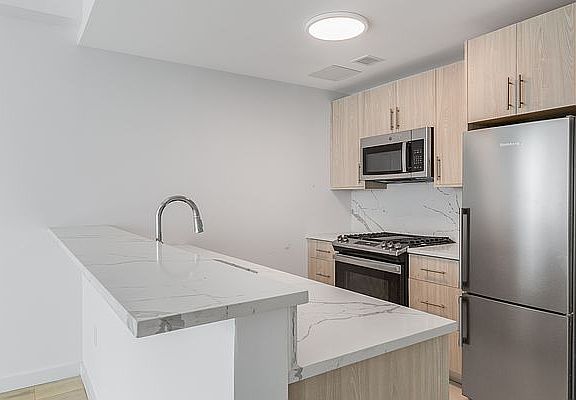 4th image of 1516 Park Ave #9A