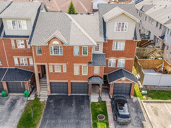 2nd image of 95 Spadina Rd