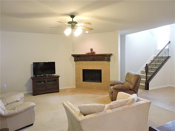 4th image of 1428 Greenwich Dr