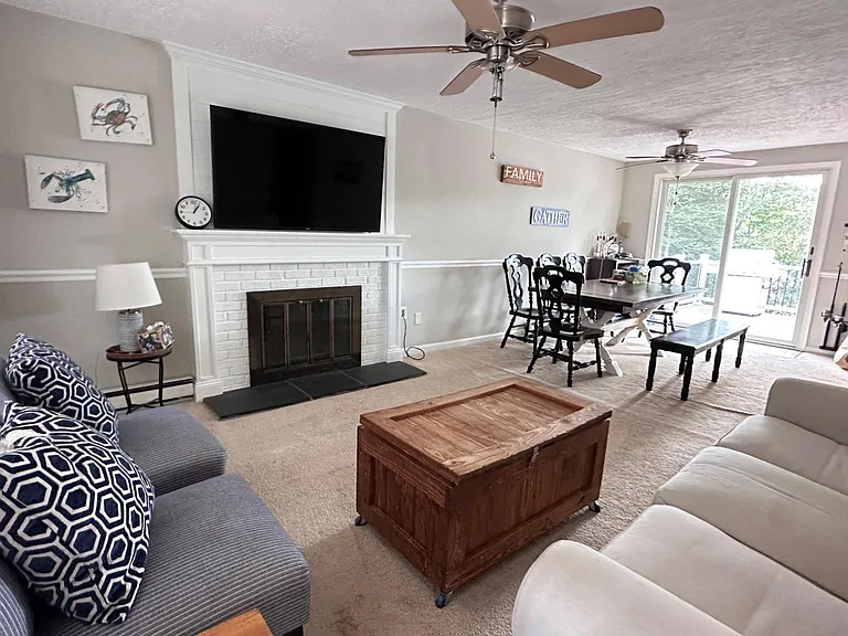 12154 Preston Dr — Photo 3