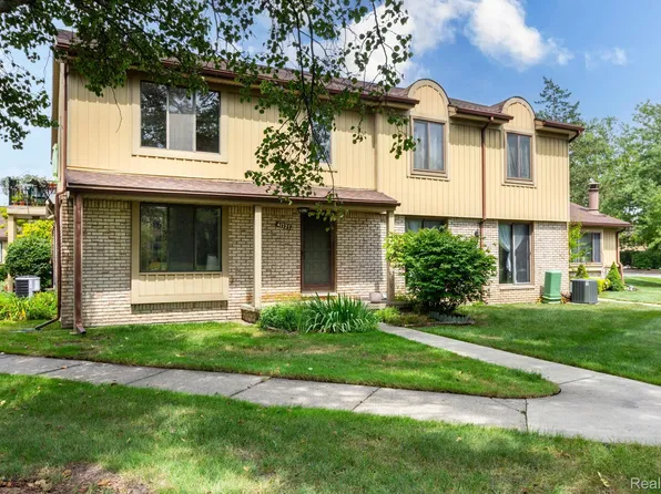 41727 Bedford Dr #83, Canton, MI 48187