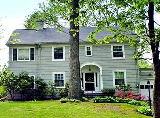 15 Oak Ln, Pelham, NY 10803