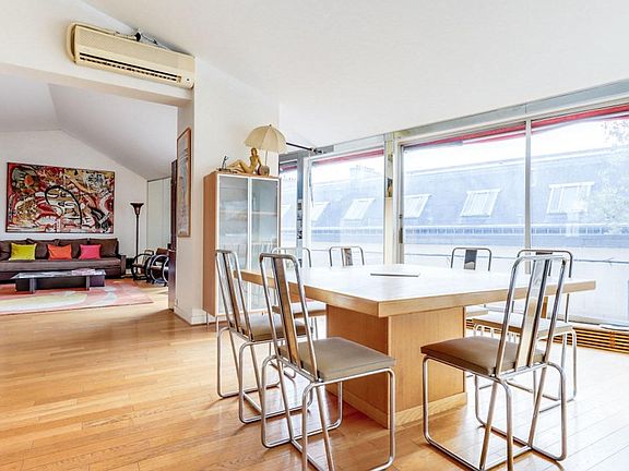 4th image of 1208 Boulevard Saint