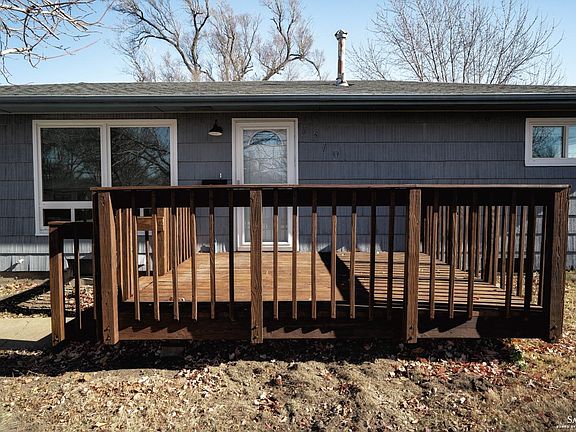 3rd image of 1519 Cloud Cir