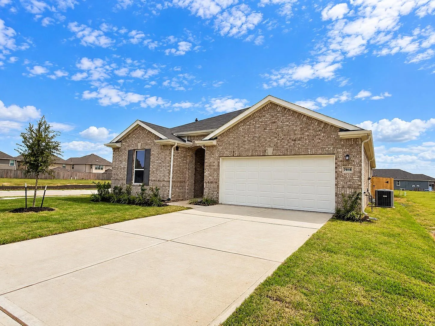 3 bed, 2.0 bath, 2003 sqft, $2,500 — Photo 3