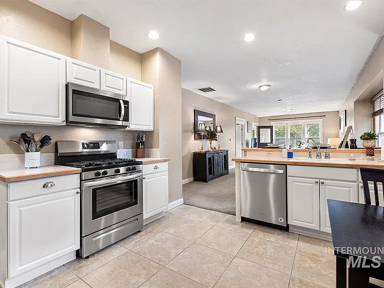 520 S 15th Ave — Photo 19